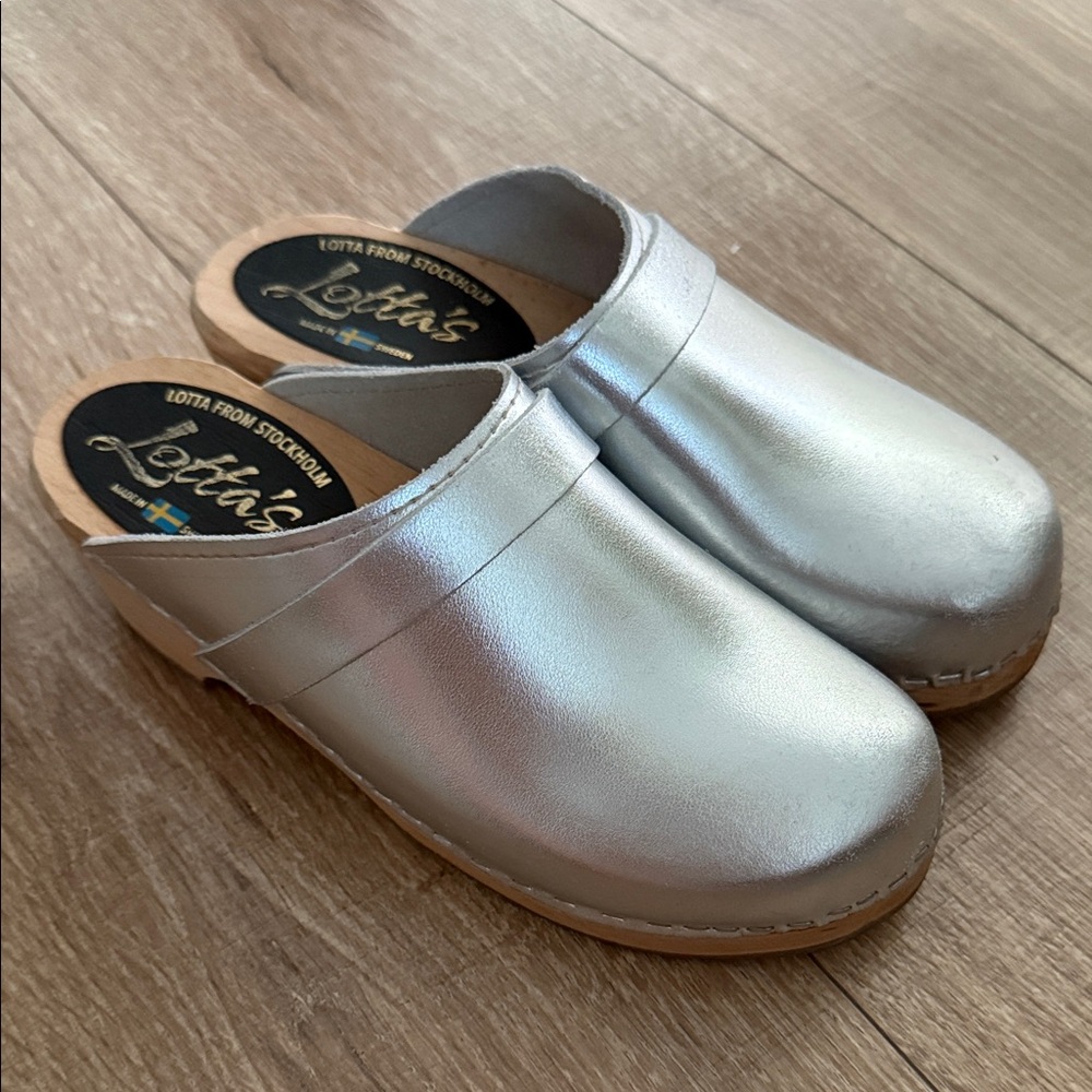 Lotta From Stockholm Metallic Silver Clogs
